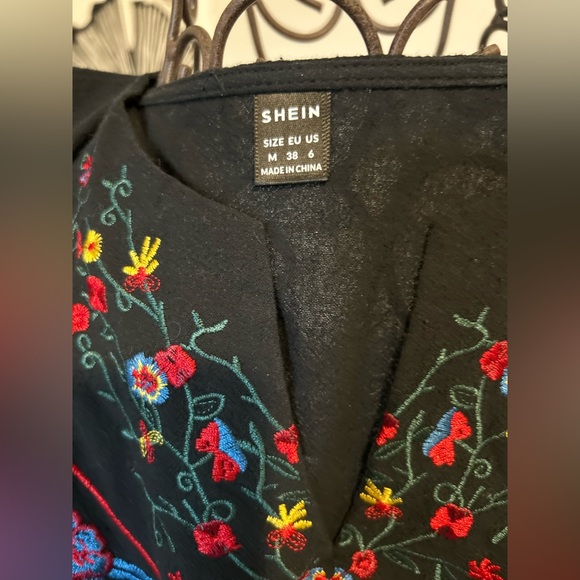 Floral embroidered Flutter sleeve BohoChic feminine Dress Sz Med Black - SHEIN - Picture 3 of 7